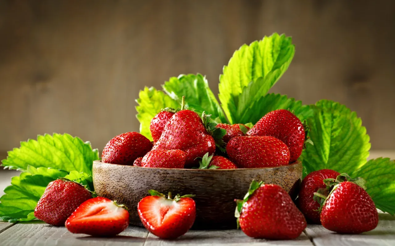 Care sunt avantajele consumului de căpșuni, fructul acestui sezon, bogat în vitamina C?